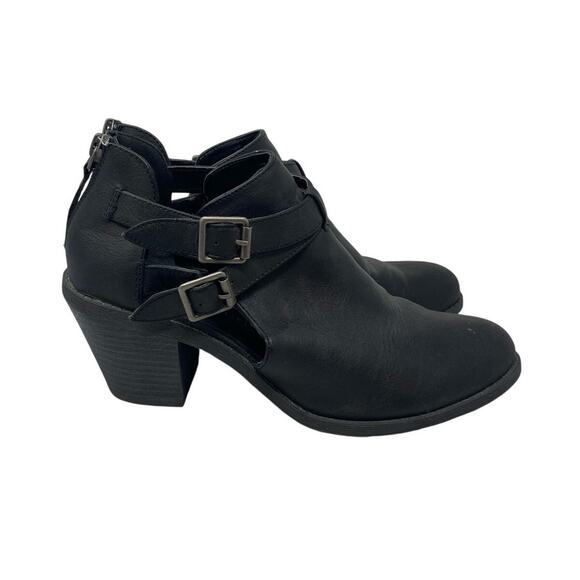 Madden Girl Shoes - Madden Girl black Genus Shoes size 7